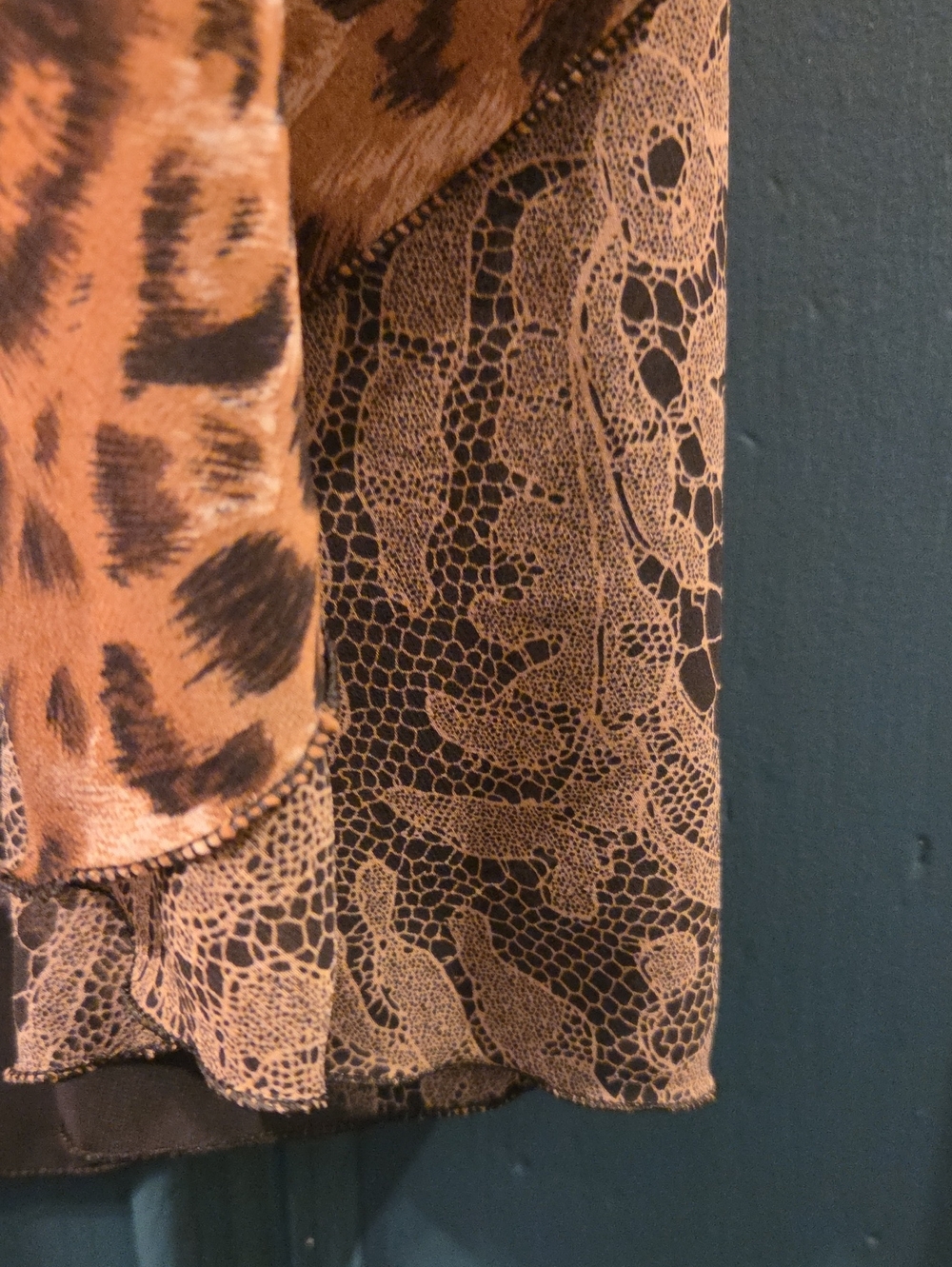 Light Weight Cape/ Shawl One Suze Fits Most - Picture 3 of 4